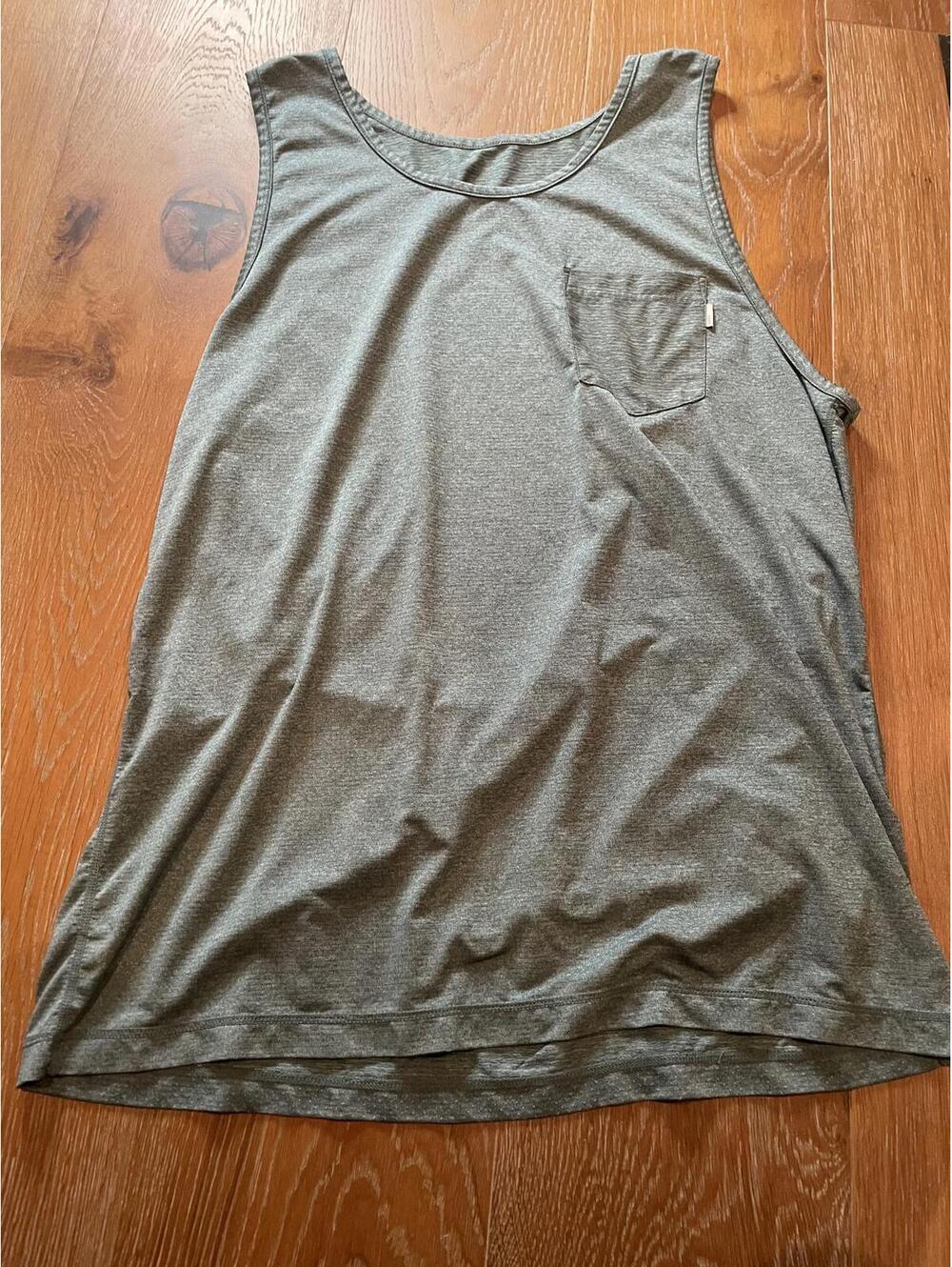 Vuori men green tank athletic
